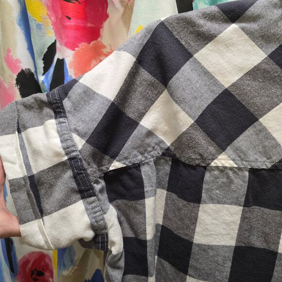 Eddie Bauer black and white buffalo check easy fit collared shirt woman's large - Picture 8 of 8